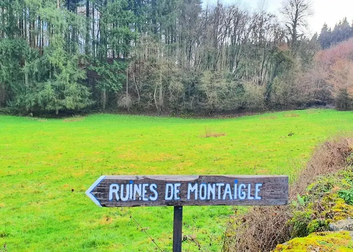 De Montaigle בית נופש