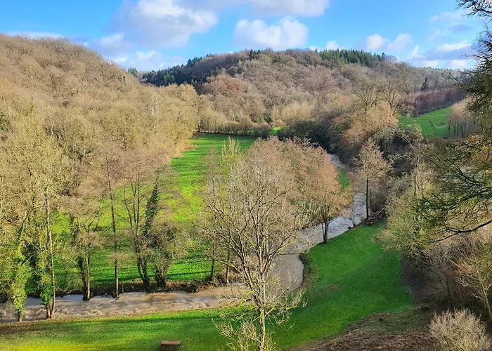 De Montaigle בית נופש *